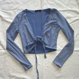 Brandy melville blue n white floral coco top